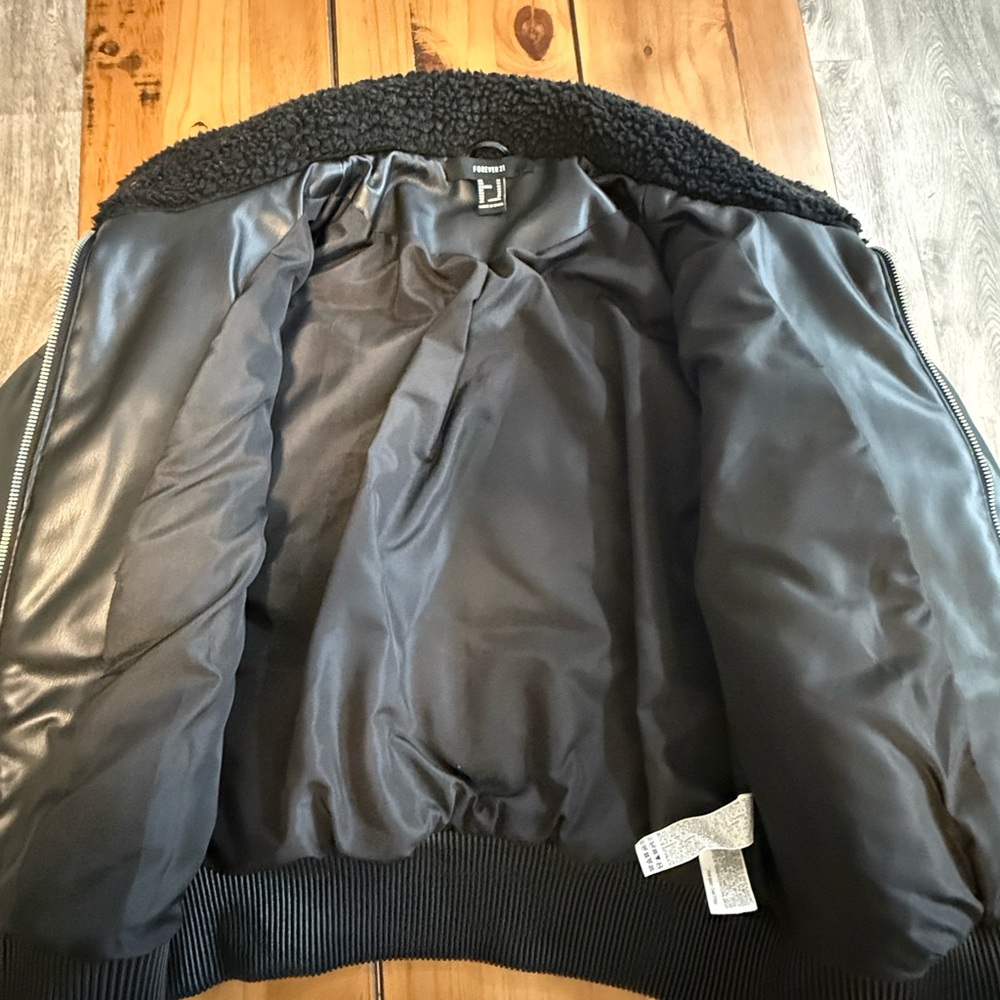 Forever 21 Black Puffer Jacket - Picture 5 of 5